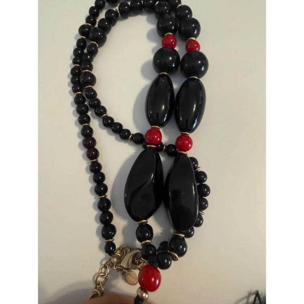 Chicos Black Red Beaded Statement Necklace Long Tassel Pendant Gold Tone Clasp‎